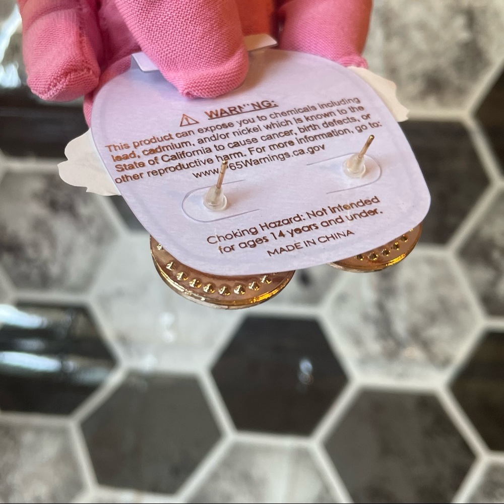 GOLD/ Silver 🙂Happy🙂 Face🙂 Earrings 🙂 - Picture 3 of 4